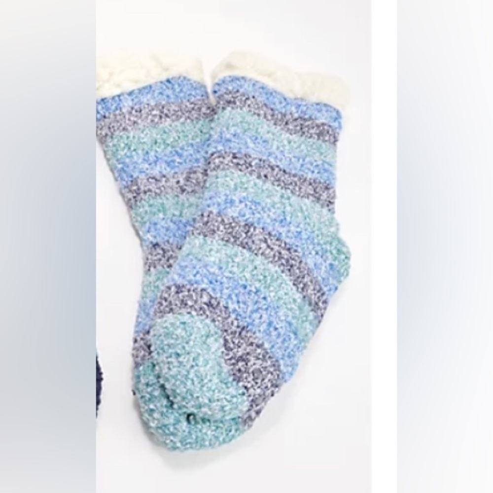 MUK LUKS - NEW - Shea Butter Cabin Socks - Small/Medium (6/8)